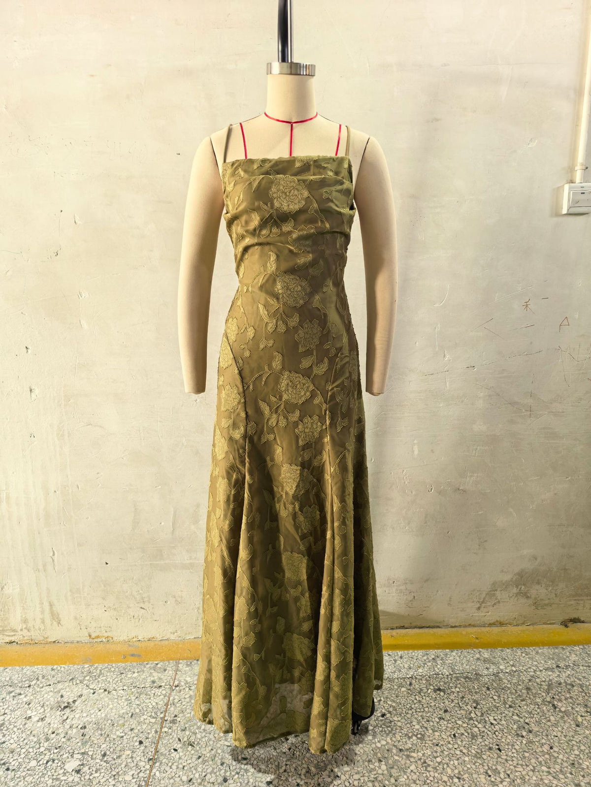 Women's Lace A-Line Evening Gown | Backless Spaghetti Strap Formal Maxi Dress